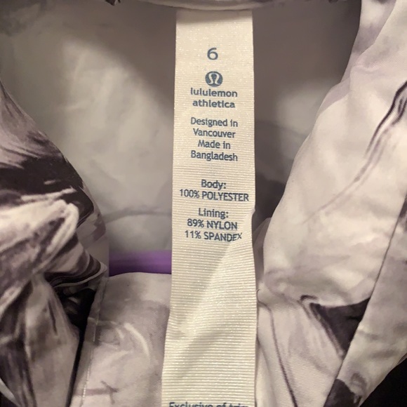 COPY - Lululemon jacket - Picture 2 of 2